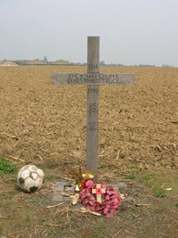 Cross comemorating the Christmas Truce of 1914